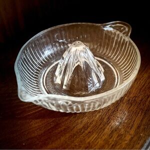*Vintage Heavy Glass Hand Juicer
Citrus Reamer Oranges Limes Lemons. 8” Ribbed
